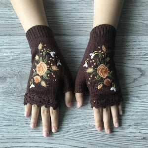 Handbestickte Handschuhe