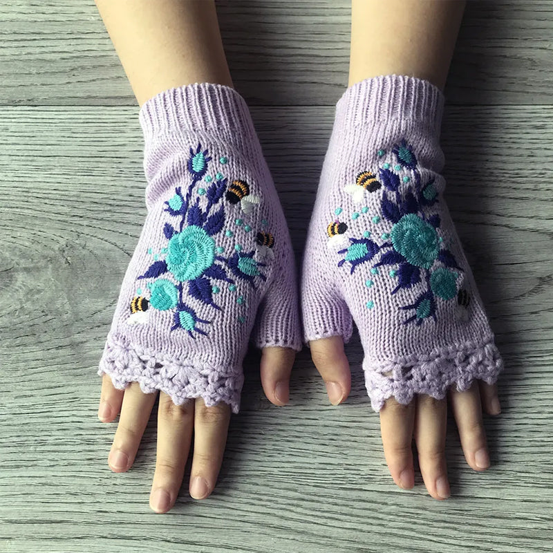 Handbestickte Handschuhe