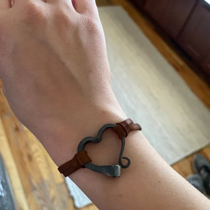 Handgefertigtes Liebes-Hufeisen-Nagel-Armband